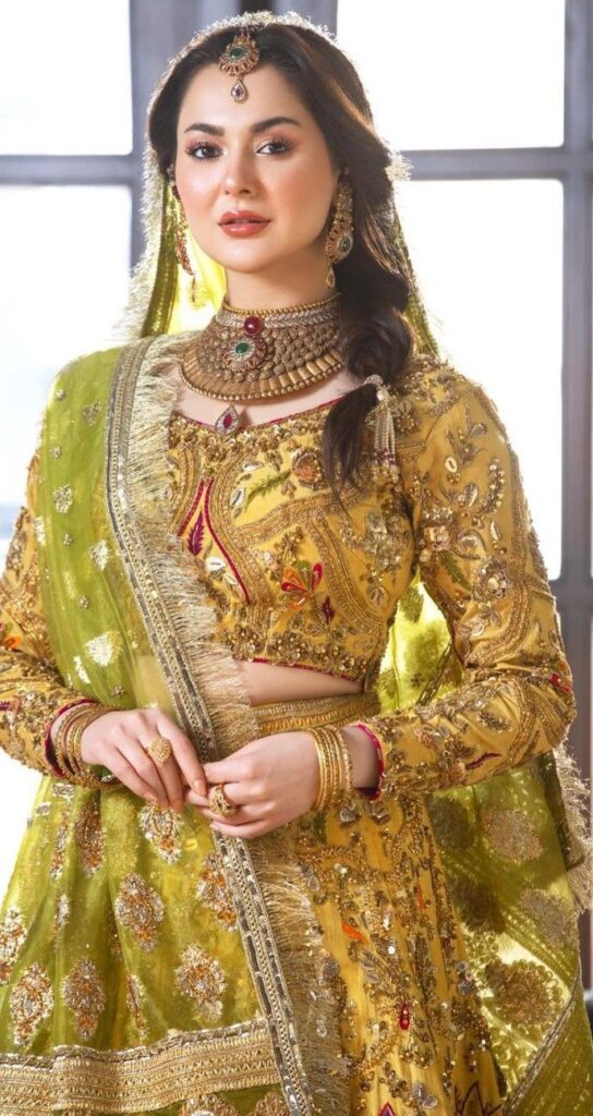 Hania Aamir ethnic collection